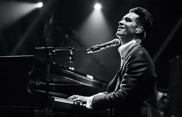 Brendon_Urie_-_Graham_Fielder_APMAs_2015_620-400