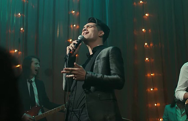 Brendon_Urie_-_Molly_music_video
