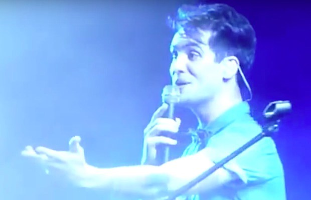 Brendon_Urie_-_Panic_At_The_Disco_620-400