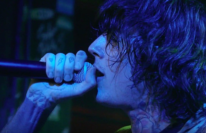 Bring_Me_The_Horizon_-_True_Friends_live