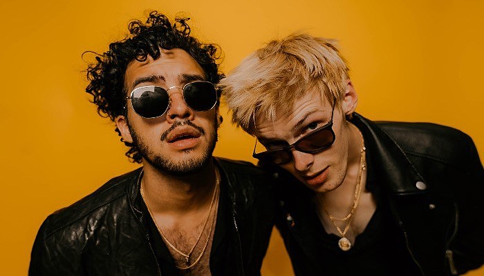 Friday Pilots Club look better in gold music video