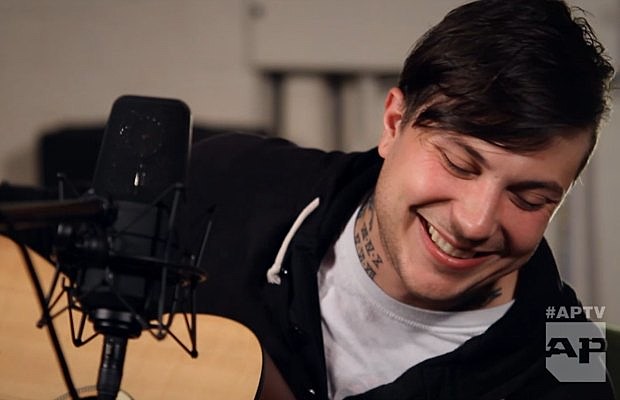 FrnkIero-Acoustic2015