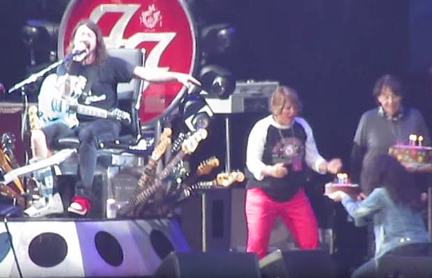 Grohl_moms_birthday_620-400