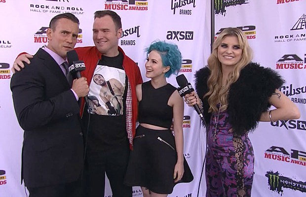 HayleyWilliams-ChadGilbert-APMAs2014redcarpet