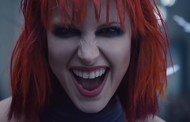 Hayley_Williams_-_Tay_Swift_video