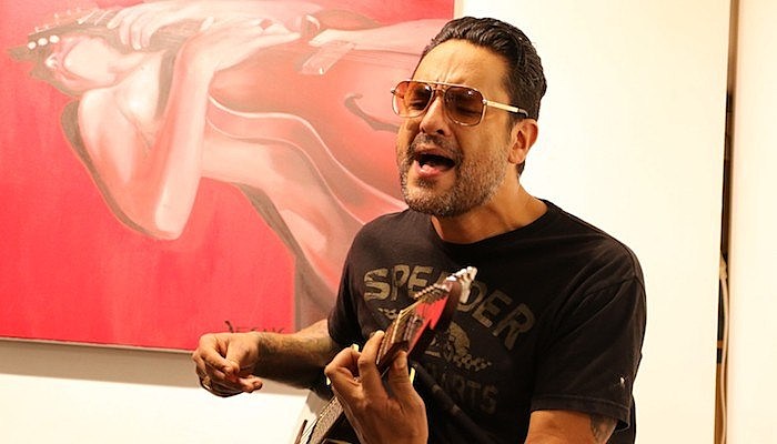 Jason Cruz strung out