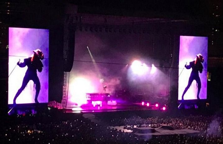 Lady_Gaga_at_Wrigley_Field