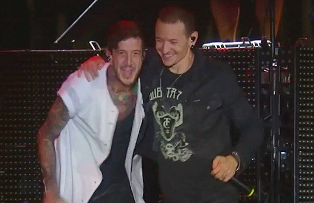 Linkin_Park__Austin_Carlile_-_Live_2015