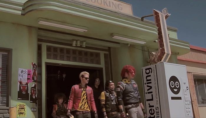 My Chemical Romance Na Na Na jeep commercial diner