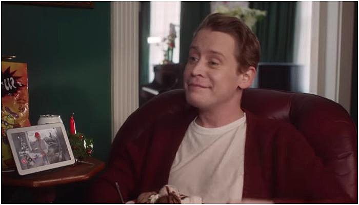 Macaulay Culkin recreates home alone