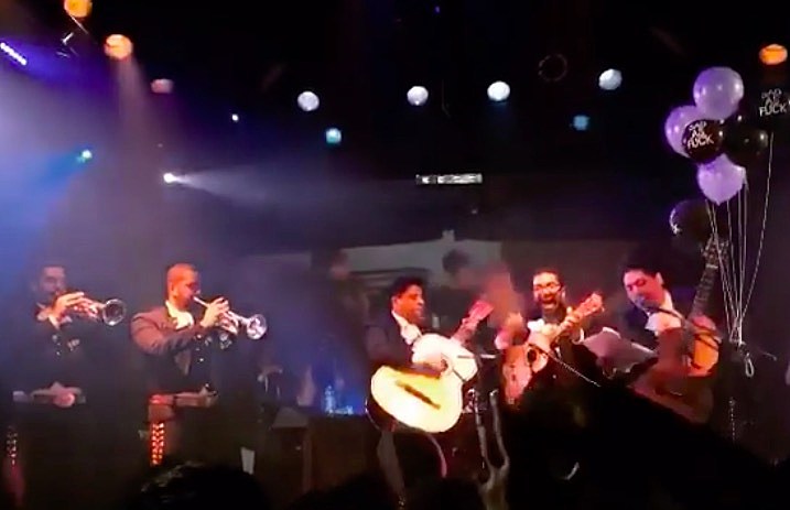 Mariachi_band_-_News_use