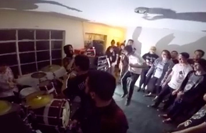 Metal_house_show