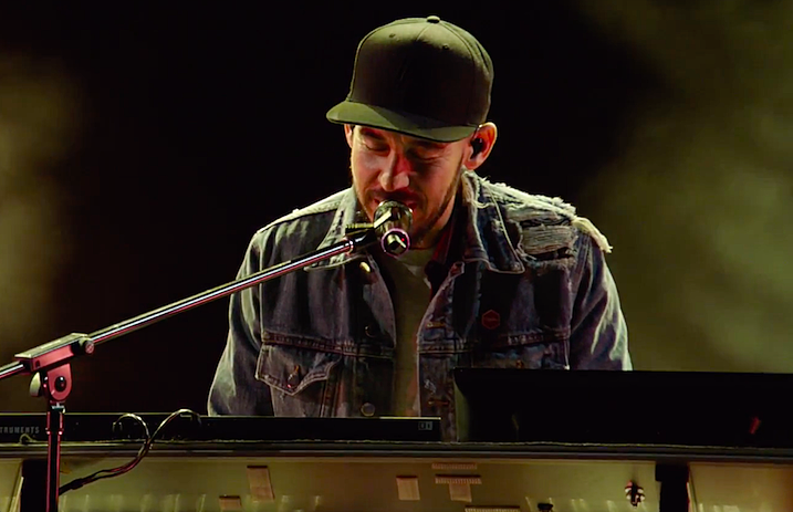 Mike_Shinoda_Chester_tribute_slider