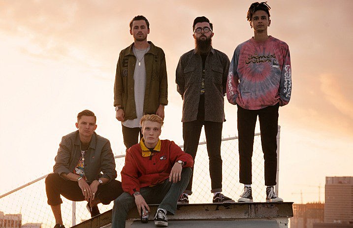 NeckDeep2017