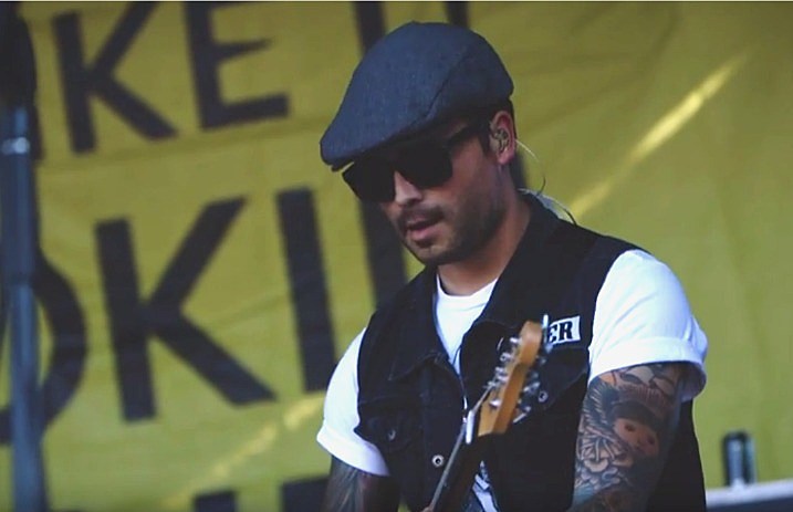 NickMartin-SleepingWithSirens-ErnieBall