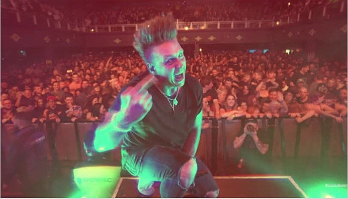 PapaRoachLive