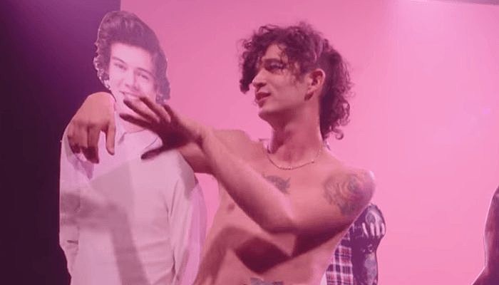 Matty Healy, Harry Styles "Love Me"