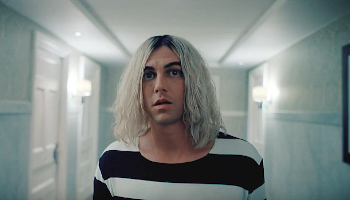 sleeping with sirens leave it all behind kellin quinn