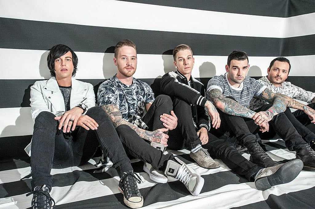 Sleeping_With_Sirens_-_2015