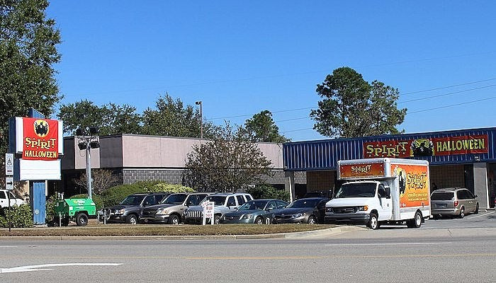 Spirit Halloween Store 2016
