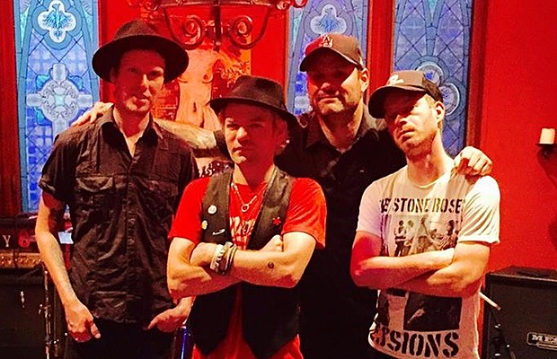 Sum_41_Darrin_Pfeiffer_-_620_x_400
