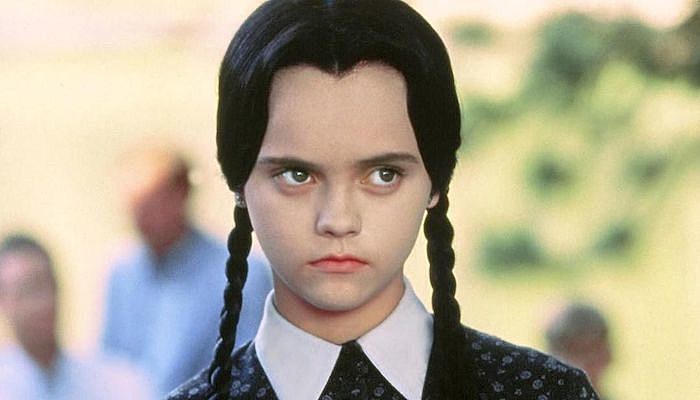 Tim Burton Addams Family Wednesday Netflix-min