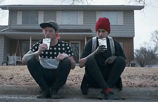 Twenty_One_Pilots_-_Stress_Out_video_1