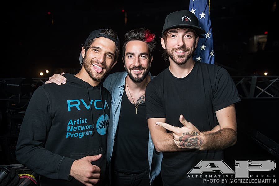 alex-jack-tyler-posey-backstage-hangs-@GRIZZLEEMARTIN-1