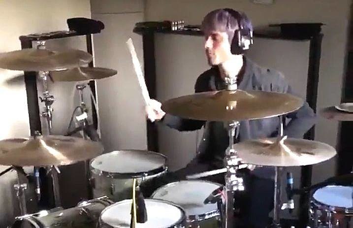 awsten_knight_travis_barker_drums