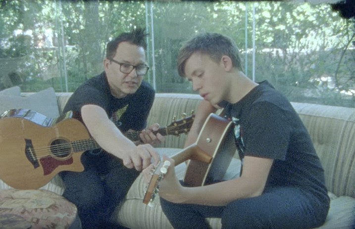 blink-182_home_is_such_a_lonely_place_music_video_screenshot