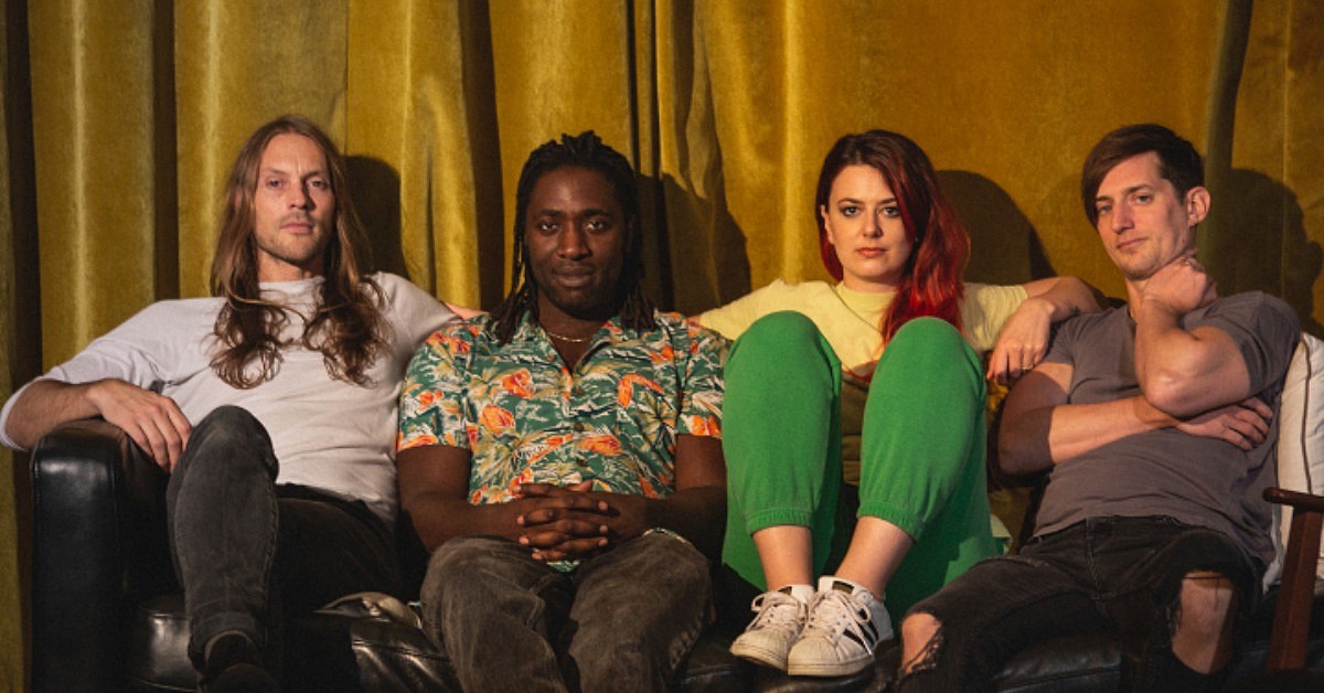 bloc-party-the-girls-are-fighting