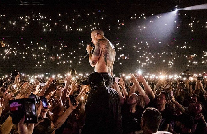 chester_bennington_mother_tribute