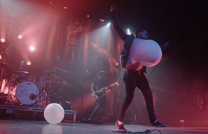 circa_survive_tour_doc