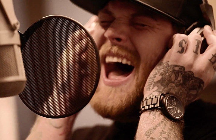 danny-worsnop-into-the-fire-acoustic