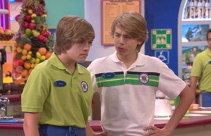 dylan_and_cole_sprouse_suite_life_on_deck