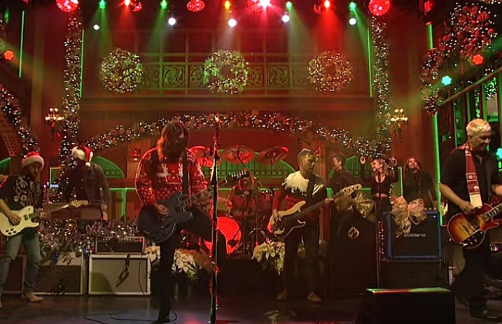 foo_fighters_christmas_snl