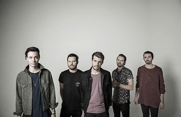 hands_like_houses_2015