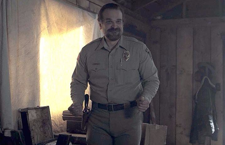 hopper_stranger_things