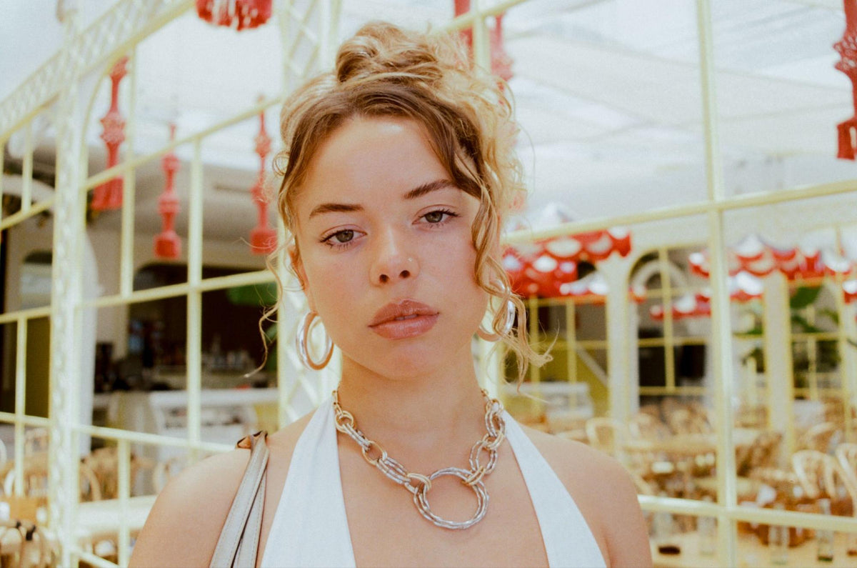 nilufer yanya method actor
