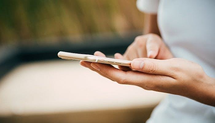iphone phone cameo