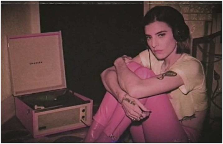 juliet_simms_music_video_take_me_