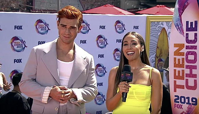 kj apa riverdale teen choice awards 2019