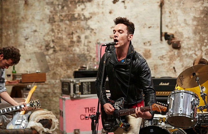 london_town_movie_still_JRM2_header2016