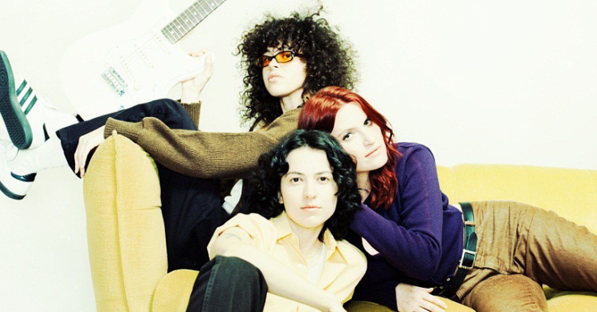 muna-kind-of-girl