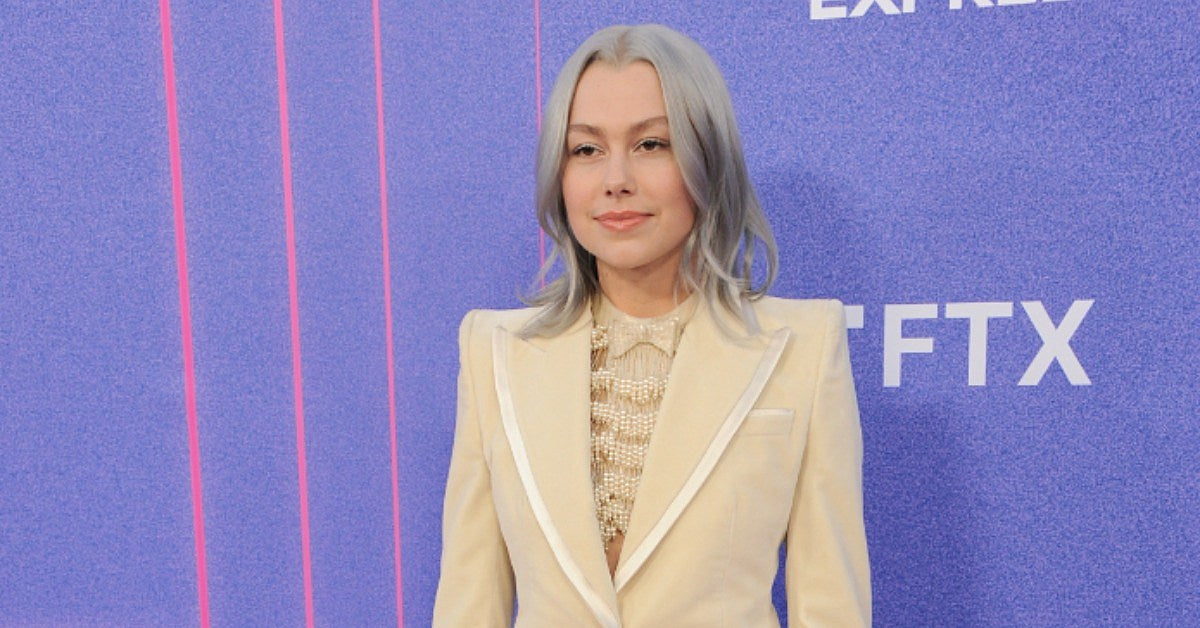 phoebe-bridgers-chinese-satellite