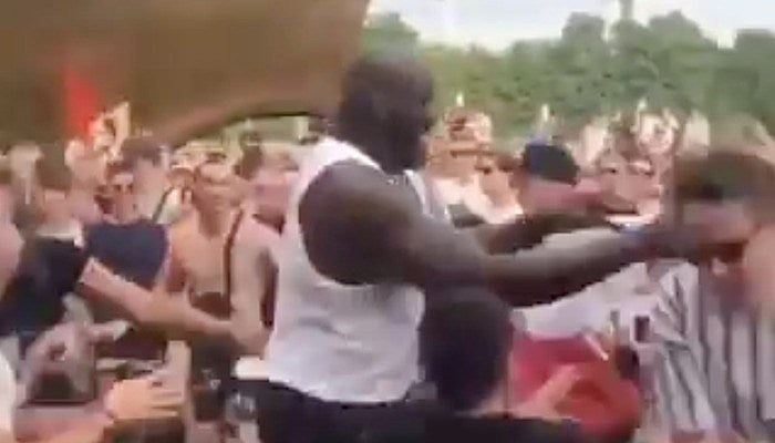 shaq mosh pit