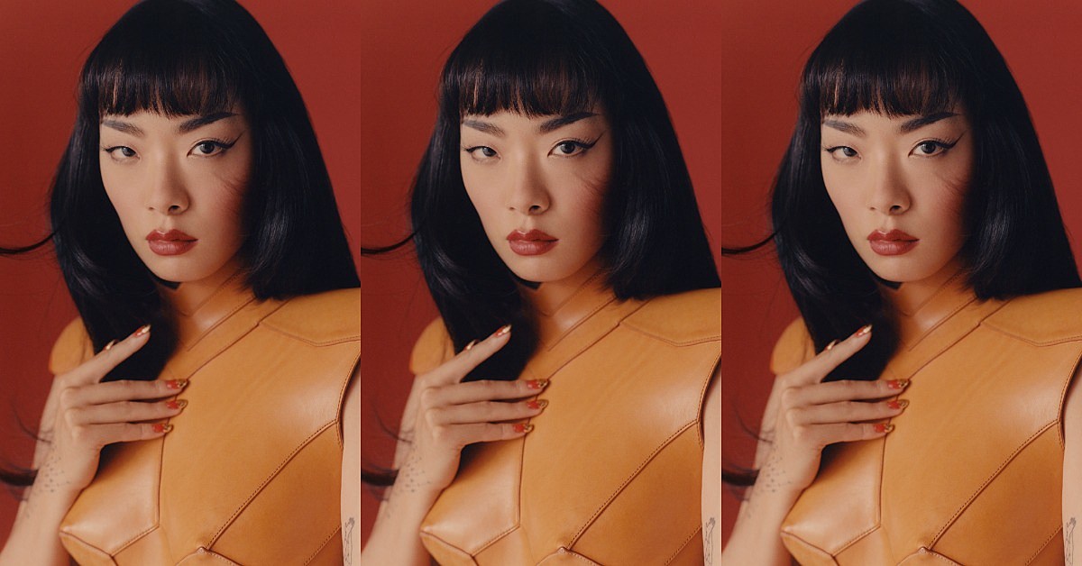 rina-sawawama-hold-the-girl