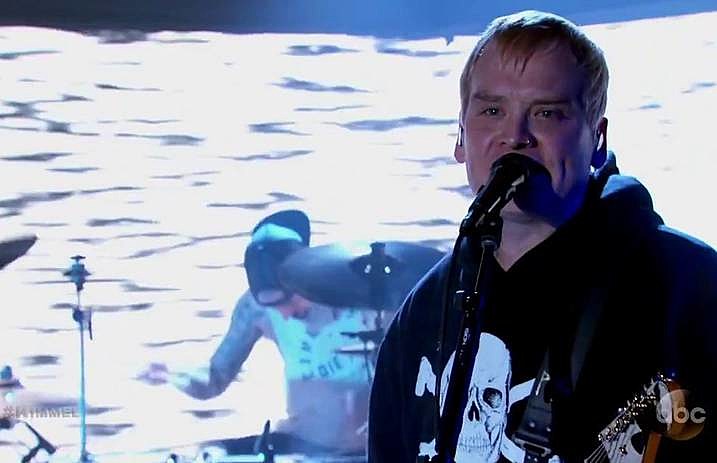 rsz_blink182_kimmel_2017
