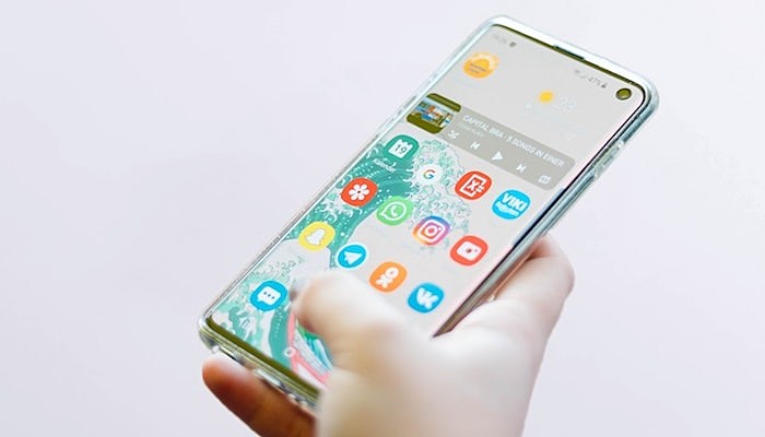 samsung phone-min