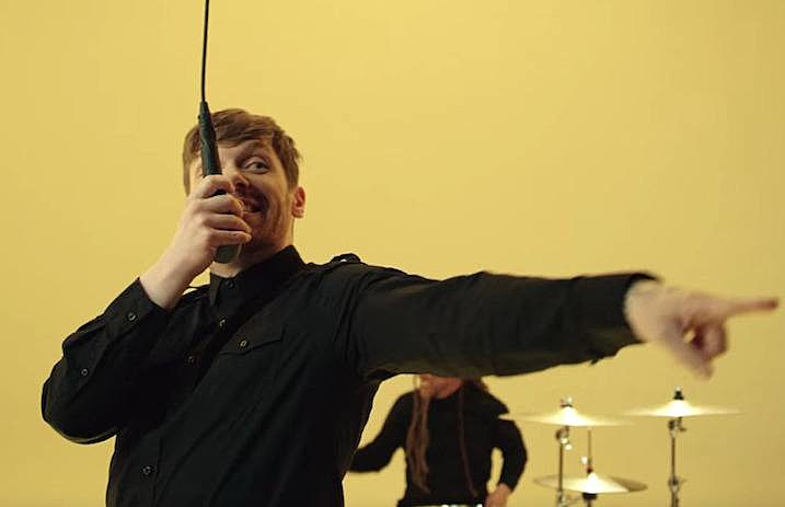 shinedown_devil_music_video_screenshot